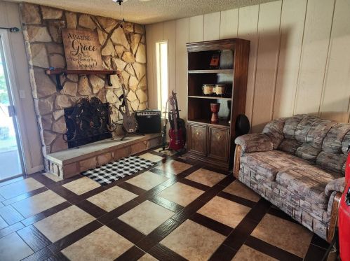 413 Turner Rd, Lodi CA  95240-0530 exterior