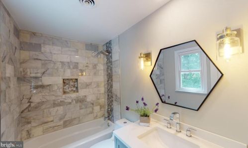 913 Lake Dr, Trenton NJ  08648-4003 exterior