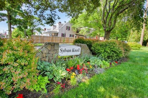 190 Sylvan Knoll Rd, Stamford CT  06902-5356 exterior
