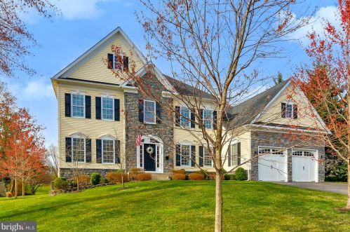6424 Bardu Ave, Springfield, VA 22152-2403