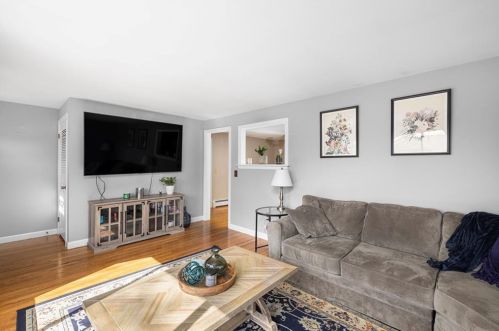 32 Rolling Acres Dr, Cumberland RI  02864-2614 exterior