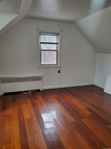 76-38 267th St, New Hyde Park NY  11040-1408 exterior