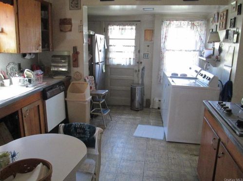 68 Sprague Ave, Middletown NY  10940-5123 exterior