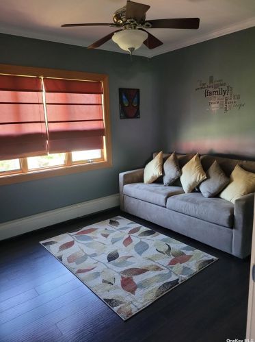 54 Oleeta Rd, Mount Sinai NY  11766-2507 exterior