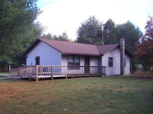 9050 Blumenstein Rd, Arbor Vitae, WI 54568-9407