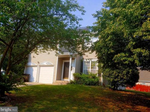 139 Aerial Dr, West Deptford, NJ 08096-6841