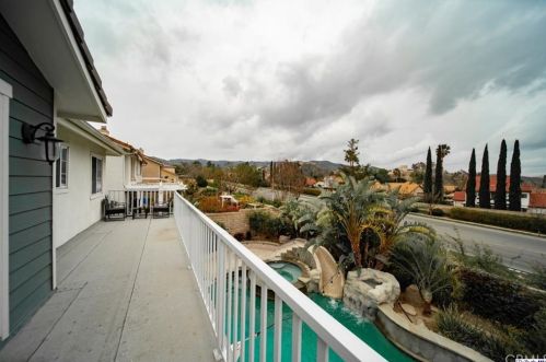 721 Cinnabar Pl, Simi Valley CA 93065-7200 exterior