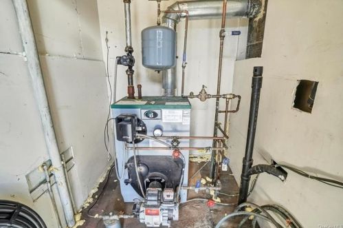 4 Vin Rose Ln, Marlborough NY  12542-5627 exterior