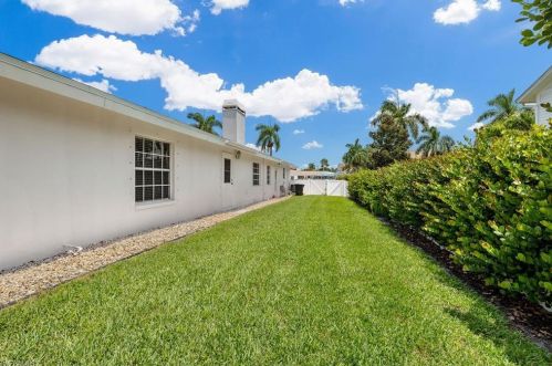740 Orchid Dr, Naples FL  34102-5015 exterior