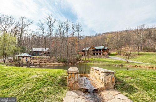 3714 Mountain Rd, Haymarket VA  20169-1739 exterior