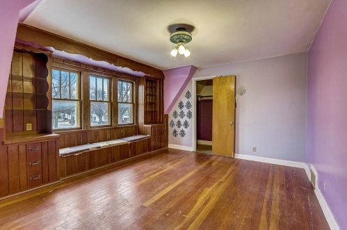 202 72, Milwaukee WI 53213-1828 exterior