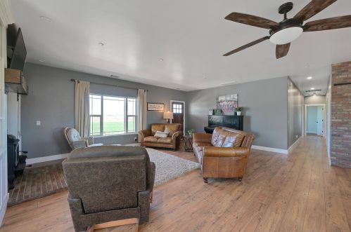 301 Sunnybrook Ln, Oroville CA  95965-8101 exterior