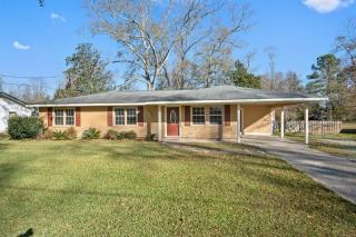 7221 Colfax Dr, Baker, LA 70714-5207