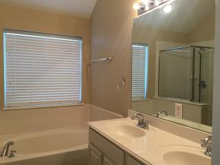 1204 Brownford Dr, Burleson TX  76028-6825 exterior