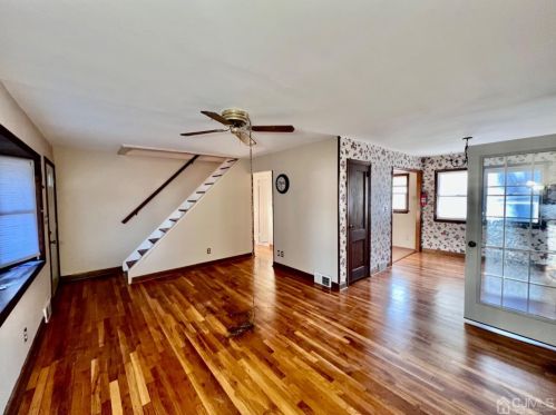 61 Plymouth Dr, Iselin NJ  08830-1344 exterior