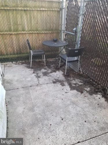 2041 Manton St, Philadelphia PA  19146-4327 exterior