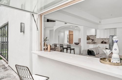 7627 22nd St, Phoenix AZ  85020-4706 exterior