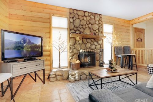 328 Big Bear Blvd, Big Bear City CA  92314 exterior