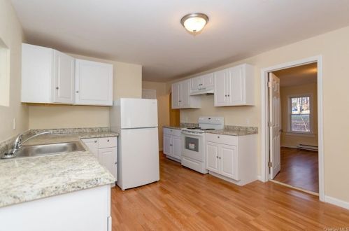 9 Myrtle Ave, Monticello, NY 12701-2114