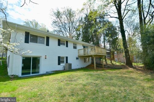 2608 Pioneer Ln, Falls Church VA  22043-3413 exterior