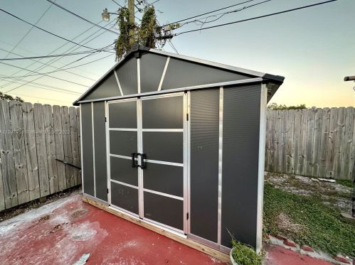 2231 57th Way, Hollywood FL  33021-3828 exterior