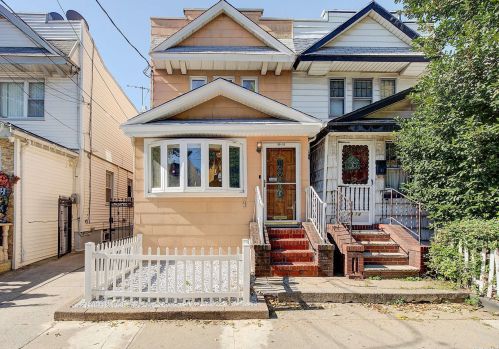 89-16 85th St, Jamaica, NY 11421-1210
