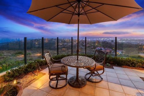 25 Terraza Dr, Newport Beach, CA 92657-1510
