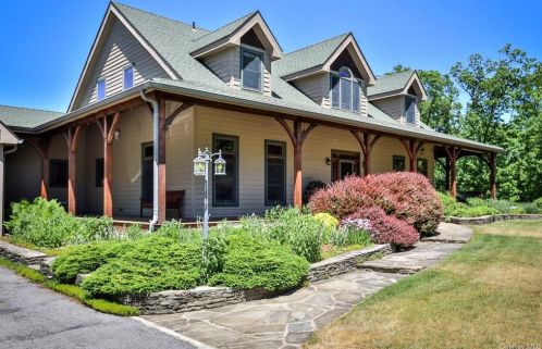 14 Morning Glory Ln, Warwick, NY 10990-2883