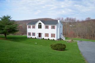16 Ridgecrest Dr, Milton, NY 12547-5203