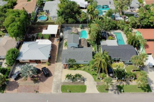237 42nd Ave, Saint Petersburg, FL 33703-5805