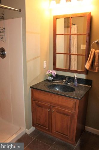 324 Mountaintop Rd, Swartzville PA  17569-9016 exterior