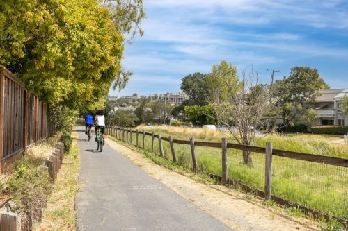 214 Larkspur Plaza Dr, Larkspur CA  94939-1424 exterior