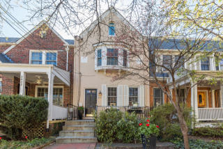 2424 Tunlaw Rd, Washington, DC 20007-1818