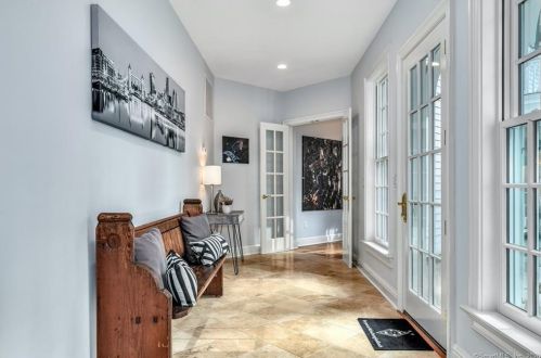 323 Smith Ridge Rd, New Canaan CT  06840-3625 exterior