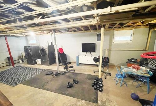 76-38 85th Dr, Jamaica NY  11421-1008 exterior