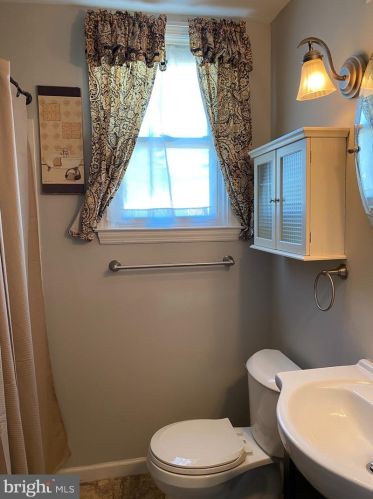 12 Colonial Dr, Norristown PA  19401-1803 exterior