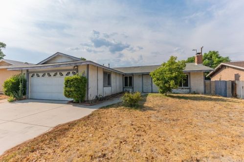 1649 7th St, Ontario, CA 91764-1201