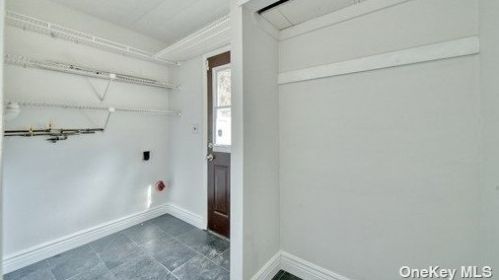 69 Granada Cir, Mount Sinai NY  11766-2810 exterior