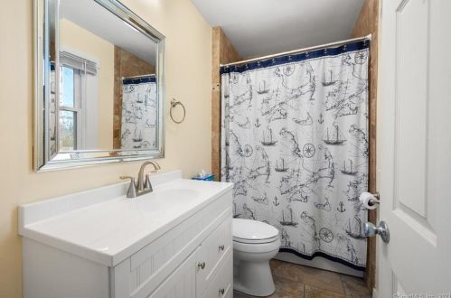 51 Riverview Ave, Groton CT  06340-3513 exterior