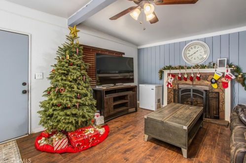 8435 Mission Blvd, Riverside CA  92509-2976 exterior