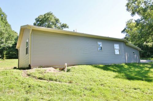 6515 Lookout Dr, Nashport, OH 43830-9541