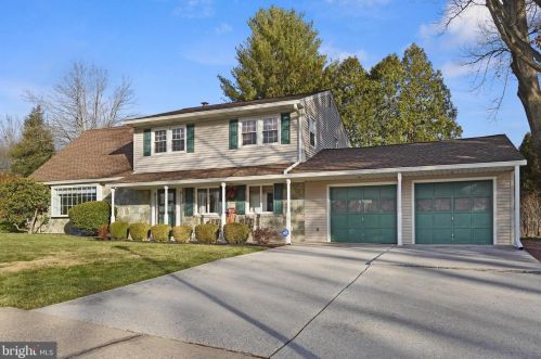 3803 Carriage House Dr, Camp Hill, PA 17011-1410