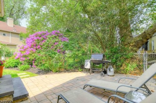 30 Munsee Dr, Cranford NJ  07016-3460 exterior