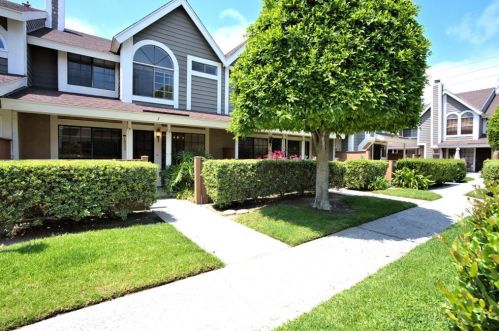 12035 Foster Rd, Norwalk CA  90650-8747 exterior