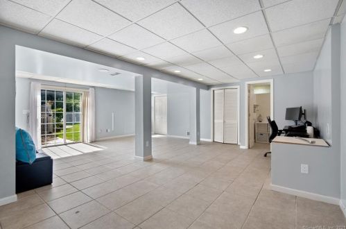 80 Settlers Ridge Rd, Milford CT  06460-3772 exterior