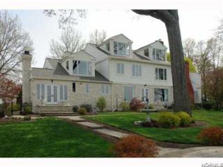 1040 Kirtland Ln, Cleveland, OH 44107-1423