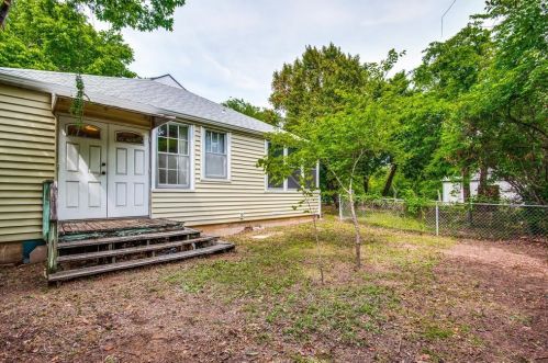 2220 Locust St, Denton TX  76209-1806 exterior