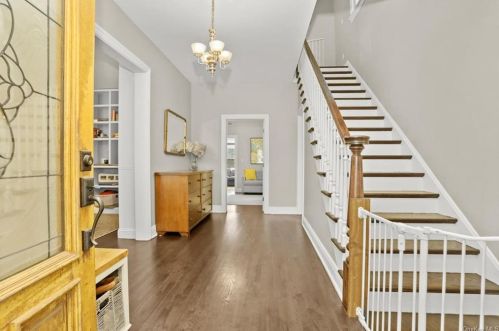 579 Bedford Rd, Pleasantville NY  10570-3348 exterior