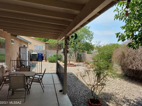8879 Fairway Groves Dr, Tucson, AZ 85730-5740