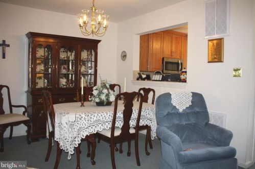 282 Cres Dr, Swatara PA  17033-2335 exterior